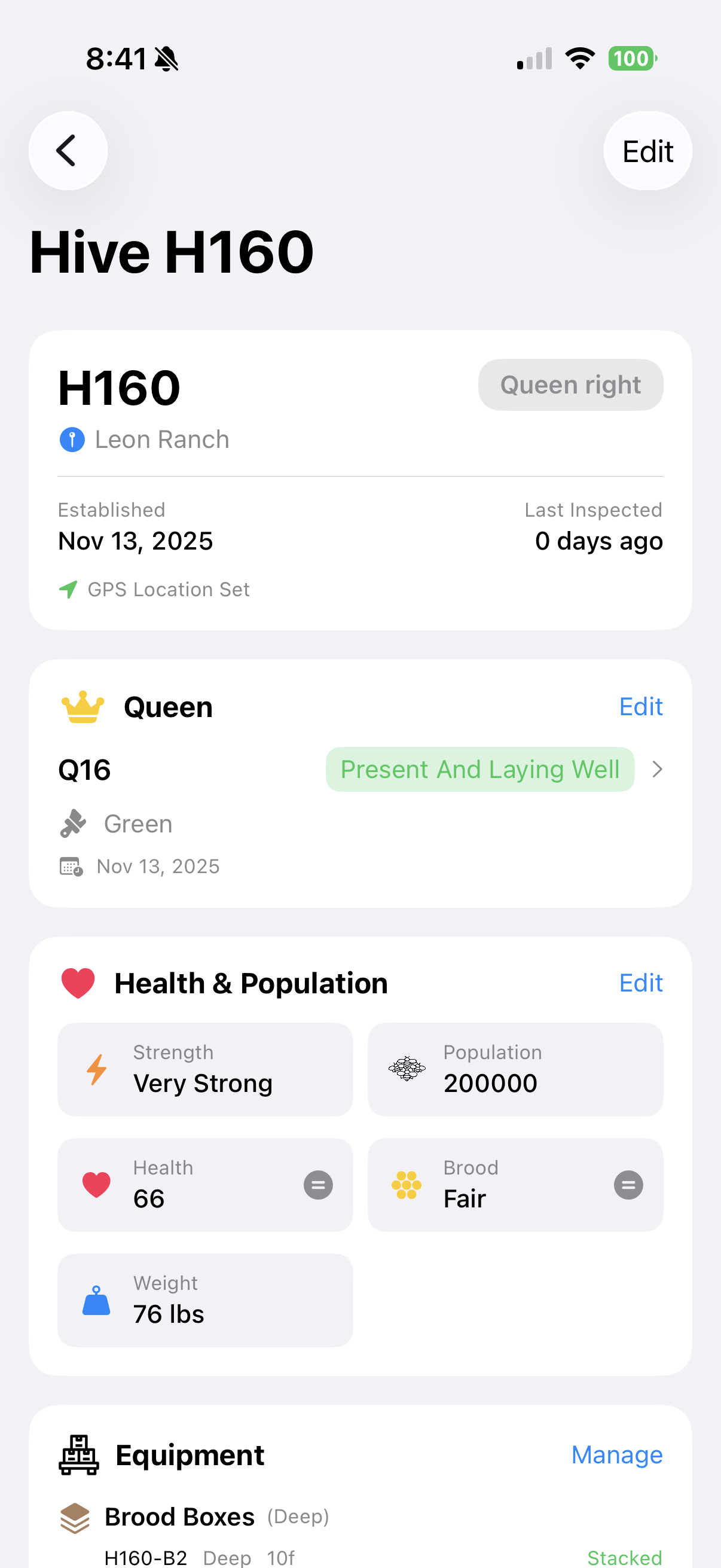 BeeKeeperVoice hive detail screen showing queen status, health and population data